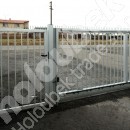 Posuvná brána a branka v objektu Zeras a.s. Radostín nad Oslavou